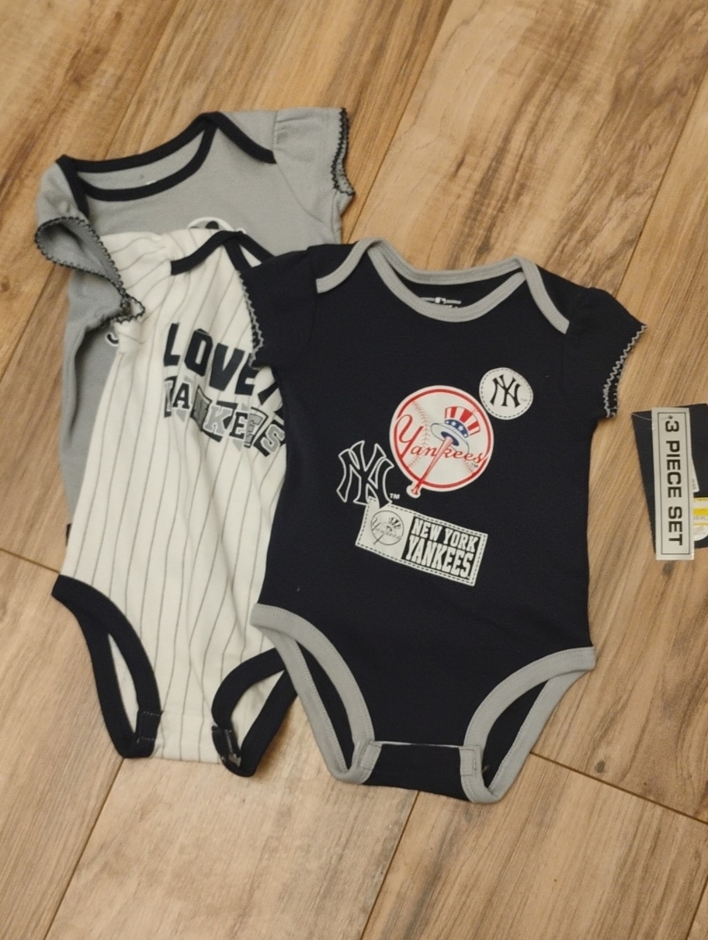 NY Yankees infant Onesies Set - Navy & Gray
